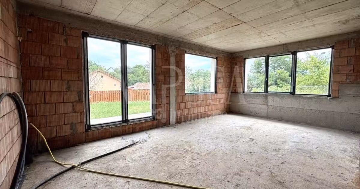 Casă individuală de vânzare cu 7 camere în Sălicea