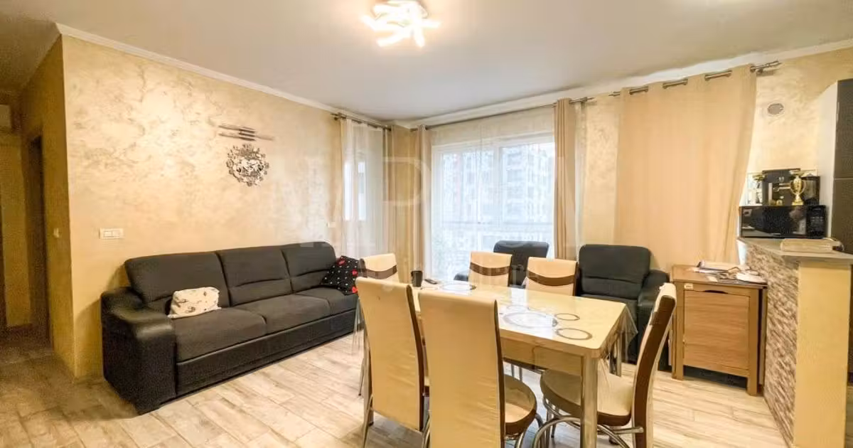 Apartament de vânzare cu 4 camere în Florești