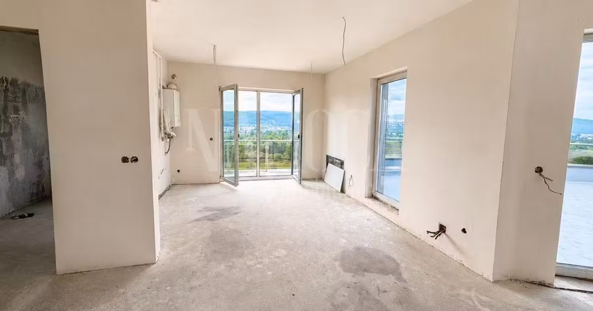 Penthouse de vânzare cu 2 camere în Florești