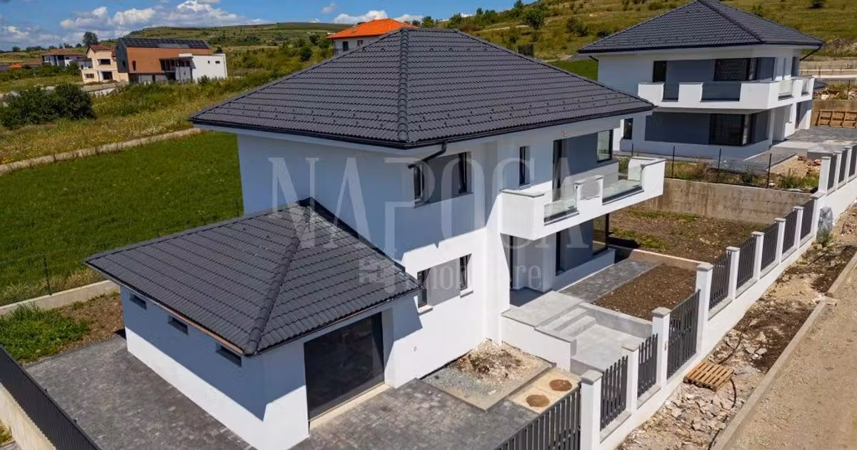 Casă individuală de vânzare cu 4 camere în Chinteni