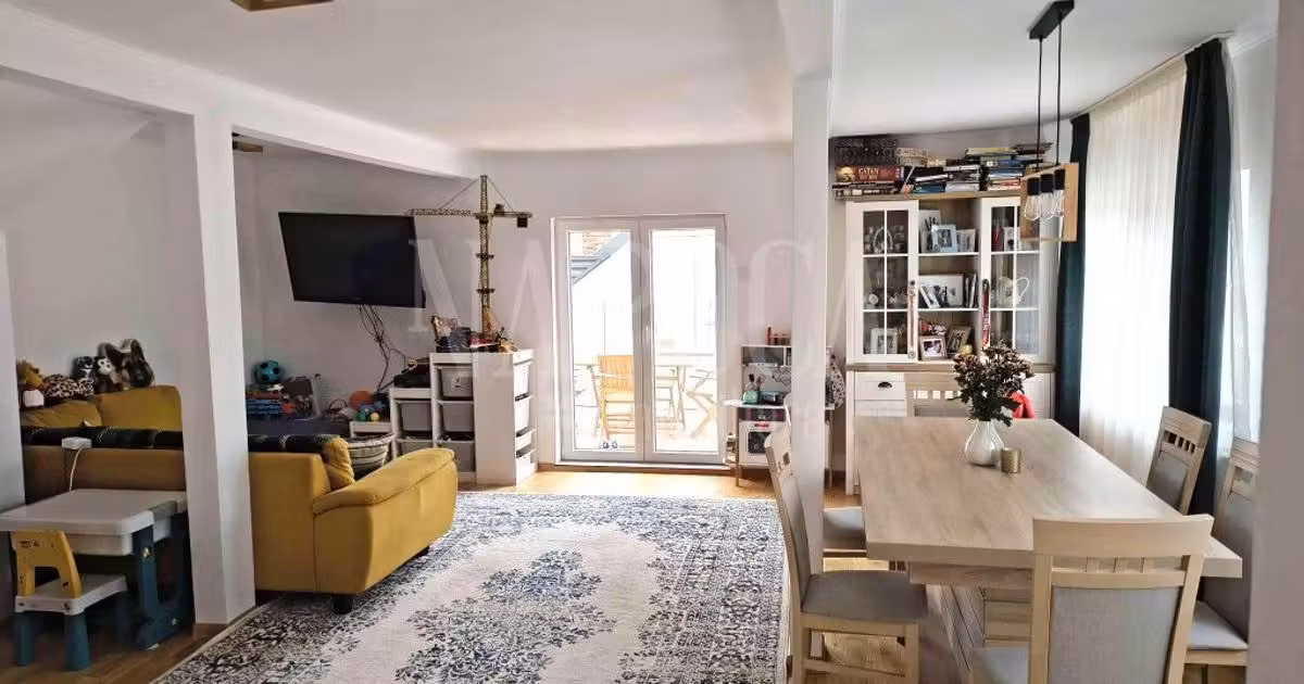 Apartament de vânzare cu 4 camere în Baciu