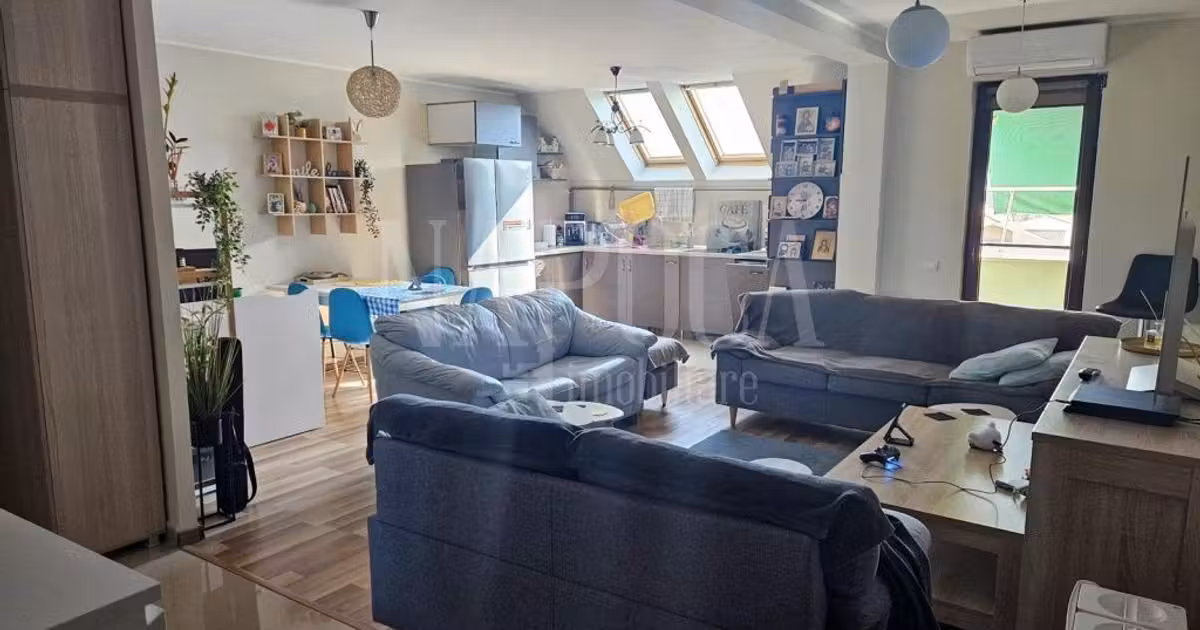 Apartament de vânzare cu 3 camere în Florești