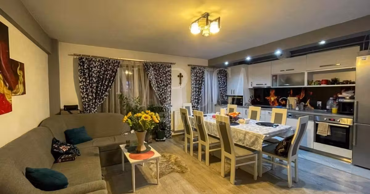 Apartament de vânzare cu 4 camere în Florești