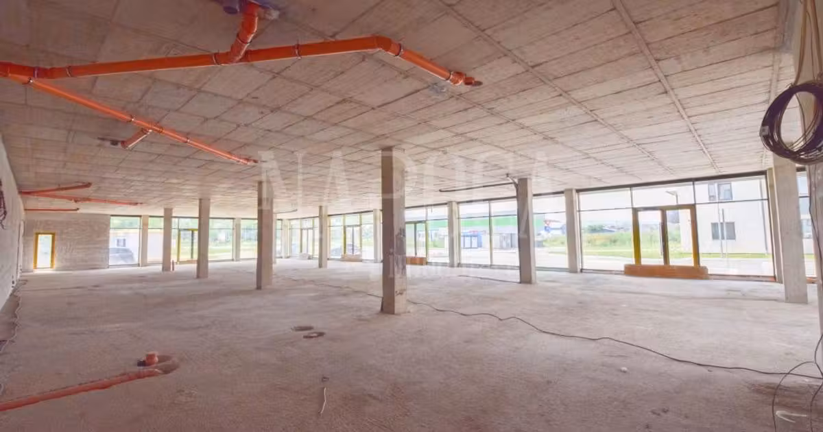 Spațiu comercial de vânzare de 655.6 mp, în Sânnicoară