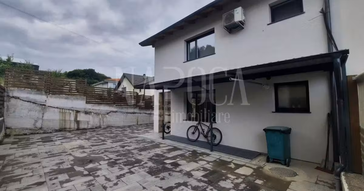 Birou de vânzare de 180 mp, în Florești