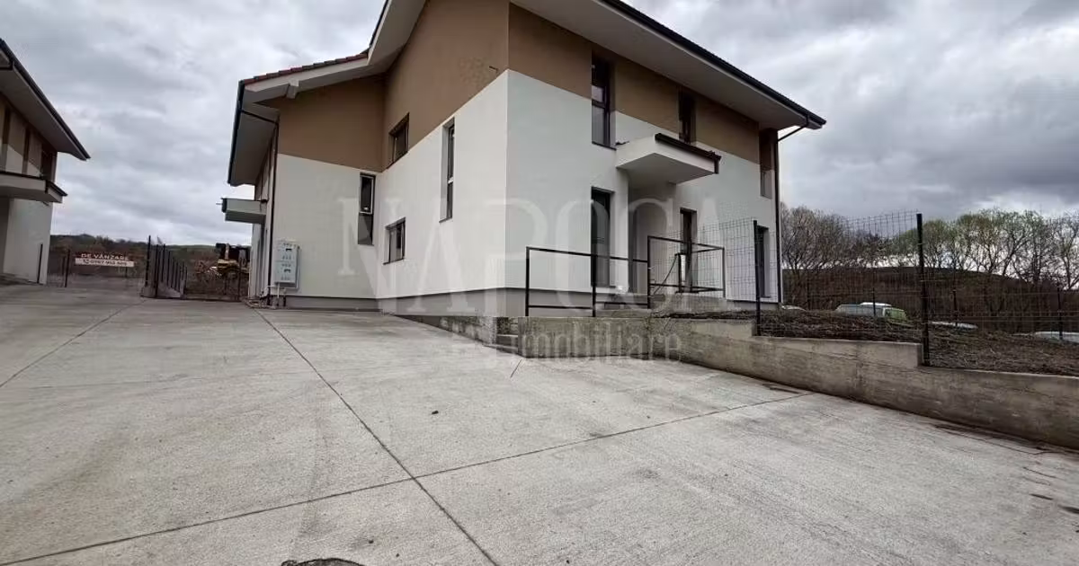 Casă individuală de vânzare cu 5 camere în Chinteni