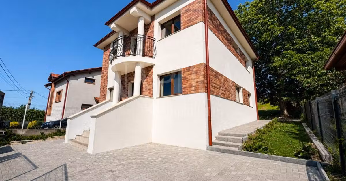 Casă individuală de vânzare cu 4 camere în Dezmir