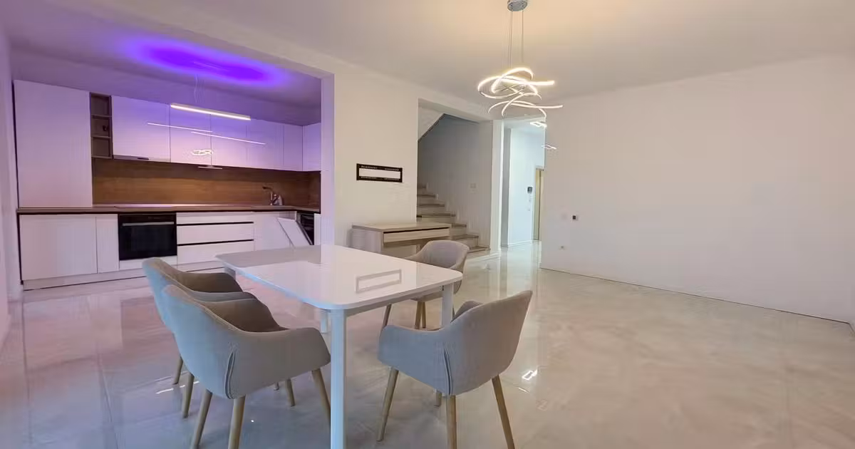 Duplex de vânzare cu 5 camere, mobilat în Dumbrăvița