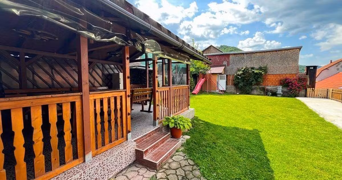 Birou de vânzare 150 mp în Orșova