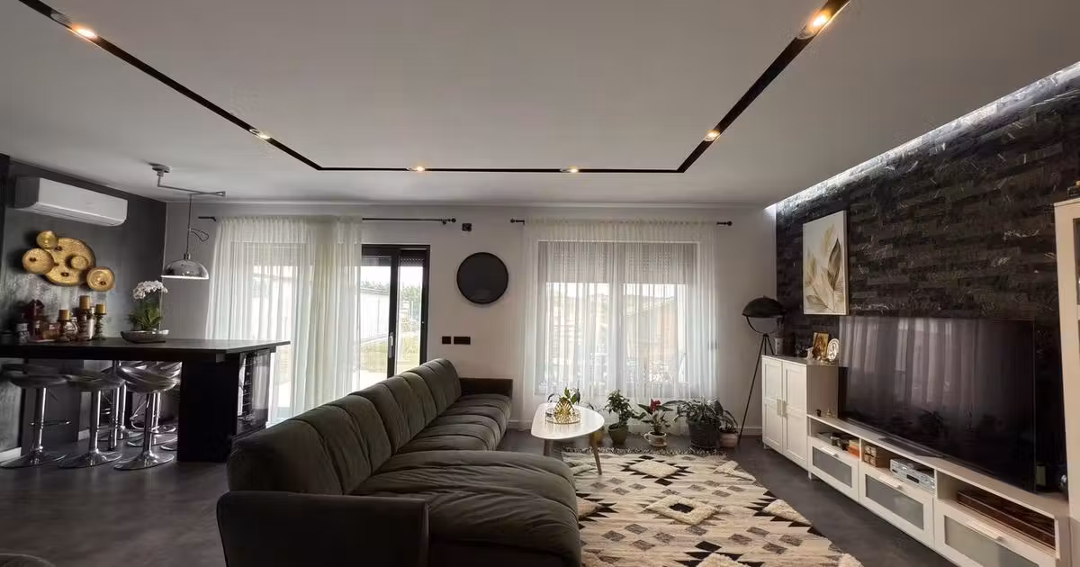 Casă individuală de vânzare cu 5 camere în Ghiroda