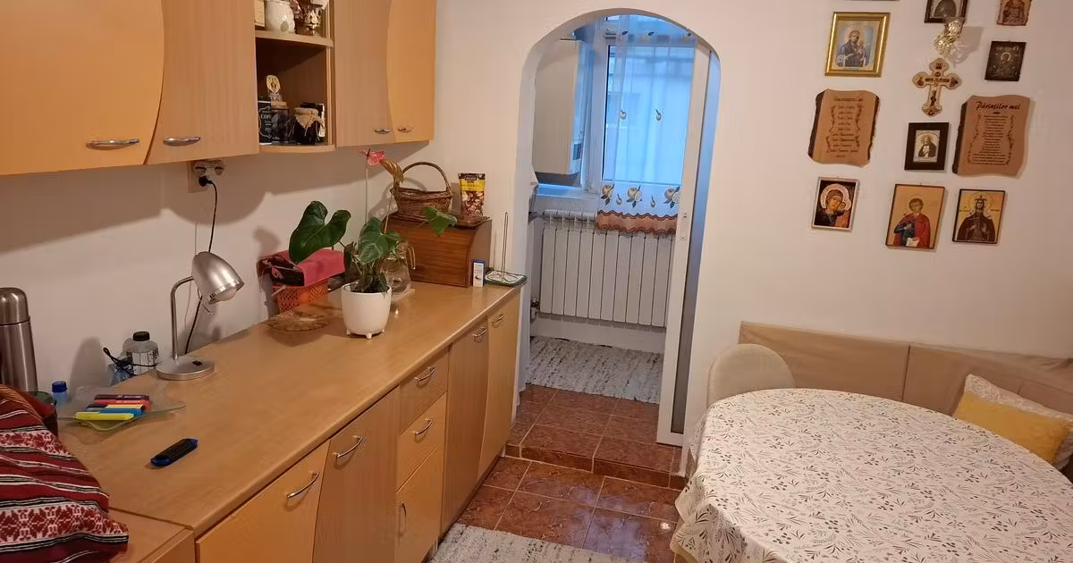 Apartament de vânzare cu 2 camere în zona Poarta 6, Constanța