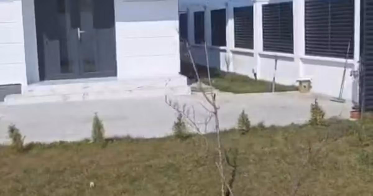Casă de vânzare cu 3 camere în Ovidiu