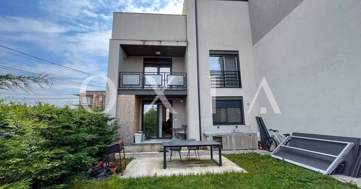Apartament de vânzare cu 4 camere, mobilat în Giroc