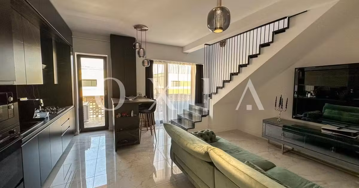 Penthouse de vânzare cu 4 camere, mobilat în Giroc