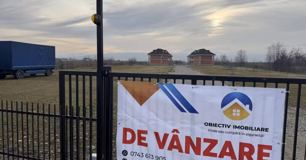 Casă individuală de vânzare cu 4 camere în Săvinești