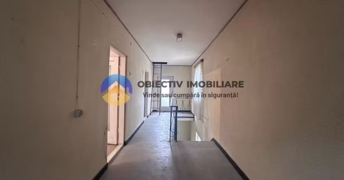 Casă individuală de vânzare cu 3 camere în zona Central, Piatra-Neamț