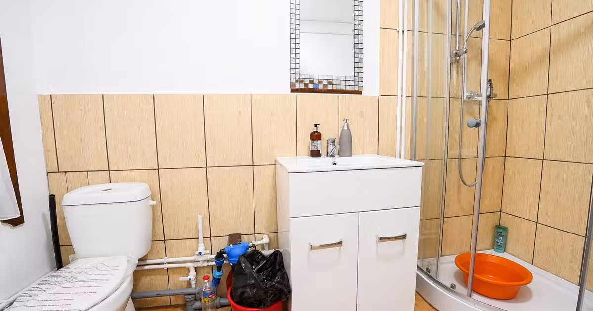Casă individuală de vânzare cu 1 camere, mobilată în Dobreni