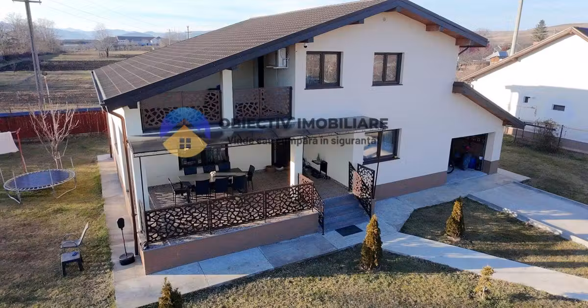Casă individuală de vânzare cu 4 camere în Izvoare (Dumbrava Roșie)