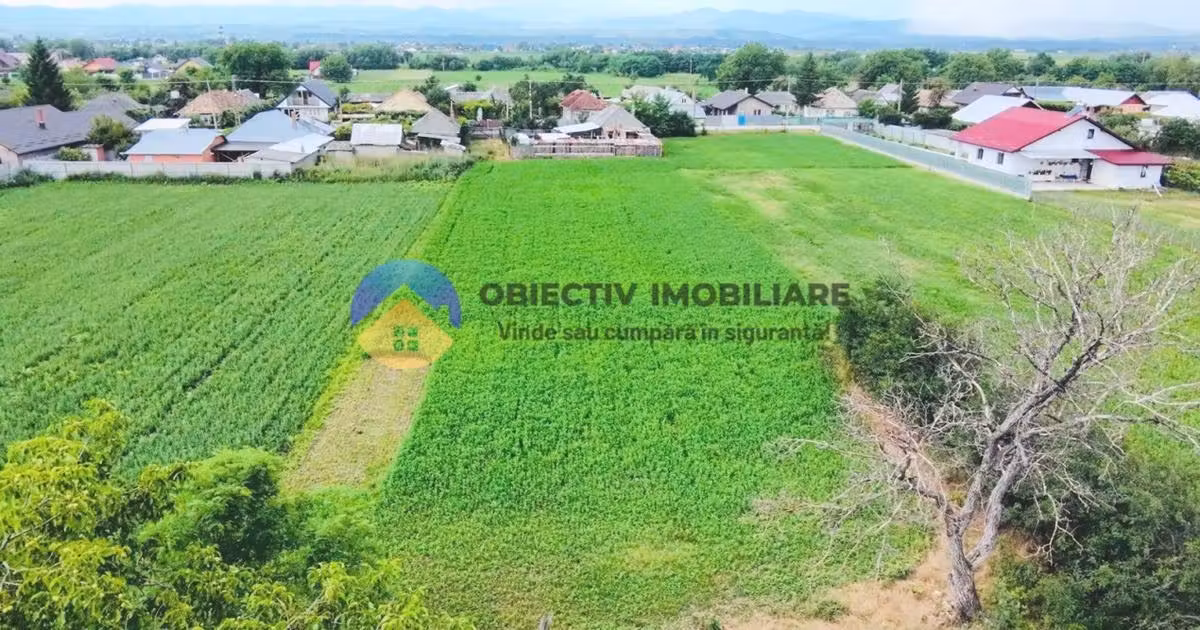 Teren Construcții intravilan de vânzare de 1833 mp, în Podoleni
