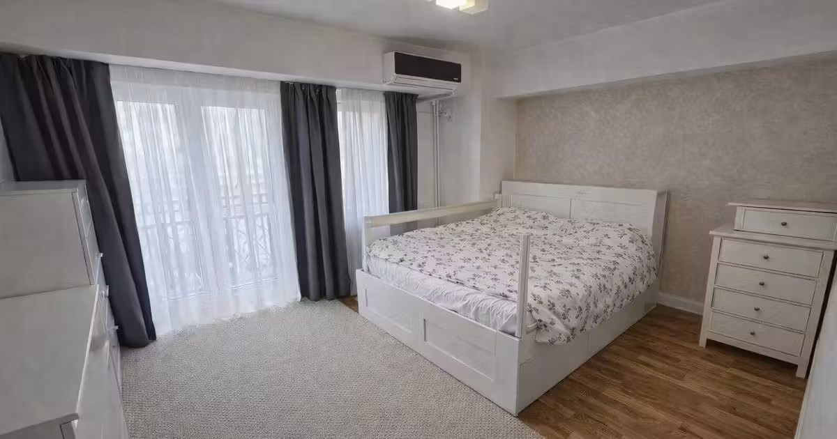 Apartament de vânzare cu 3 camere, mobilat în zona P-ța Alba Iulia, Sector 3