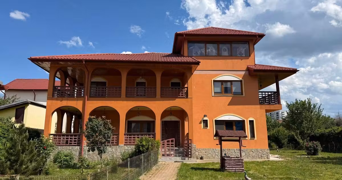 Casă individuală de vânzare cu 12 camere, mobilată în zona Berceni, Sector 4
