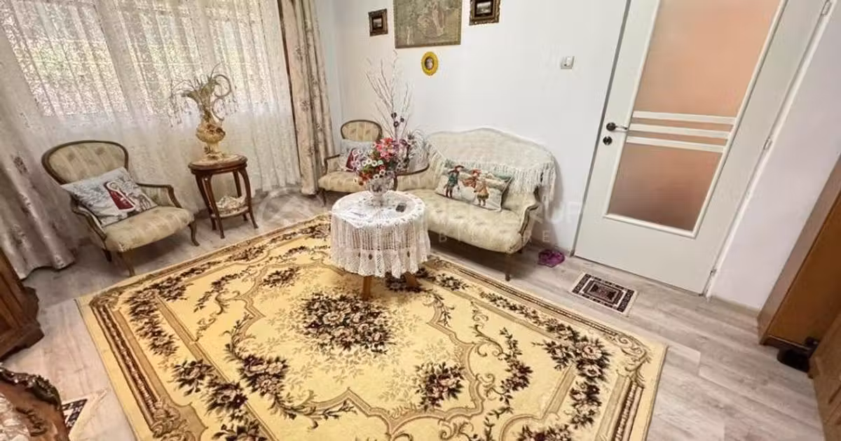 Apartament de vânzare cu 3 camere, mobilat în zona Tudor Vladimirescu, Iași