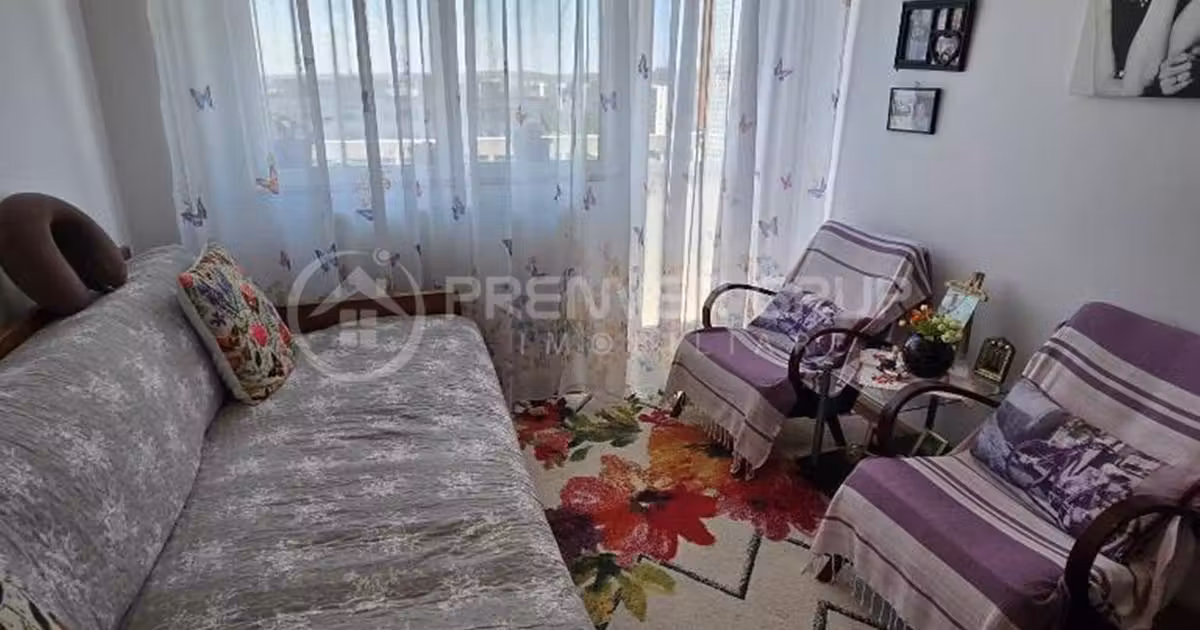 Apartament de vânzare cu 3 camere în zona Podu Roș, Iași
