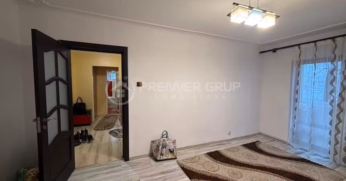 Apartament de vânzare cu 3 camere în zona Tătărași, Iași