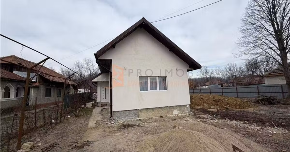 Casă individuală de vânzare cu 4 camere în Tisău