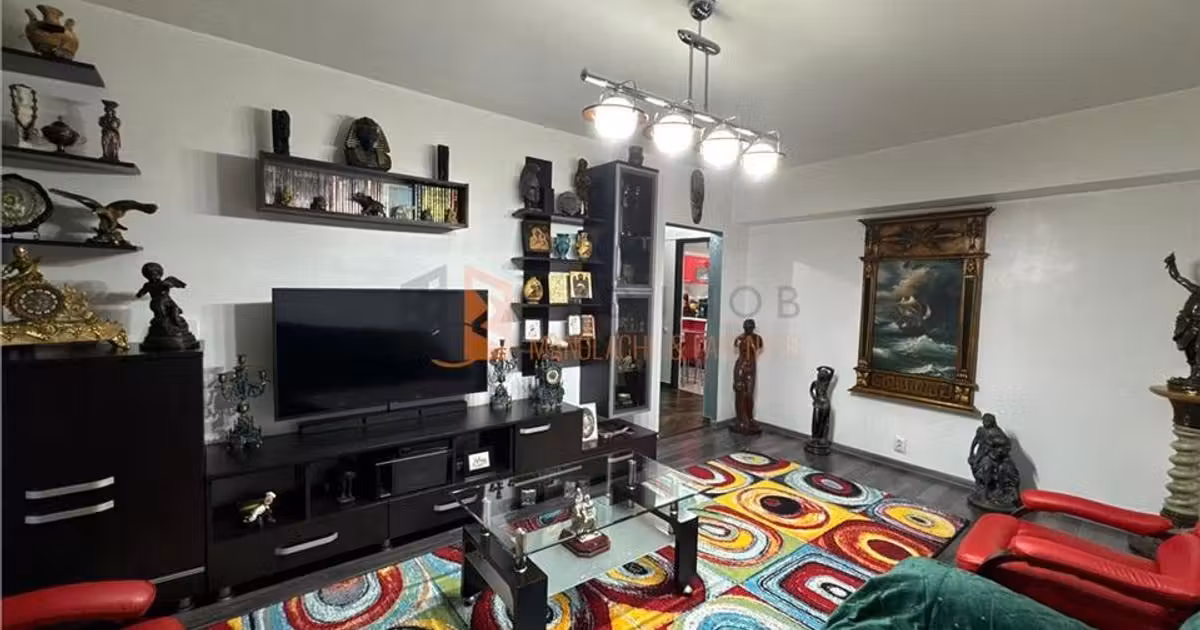 Apartament de vânzare cu 3 camere, mobilat în zona 1 Decembrie, Buzău
