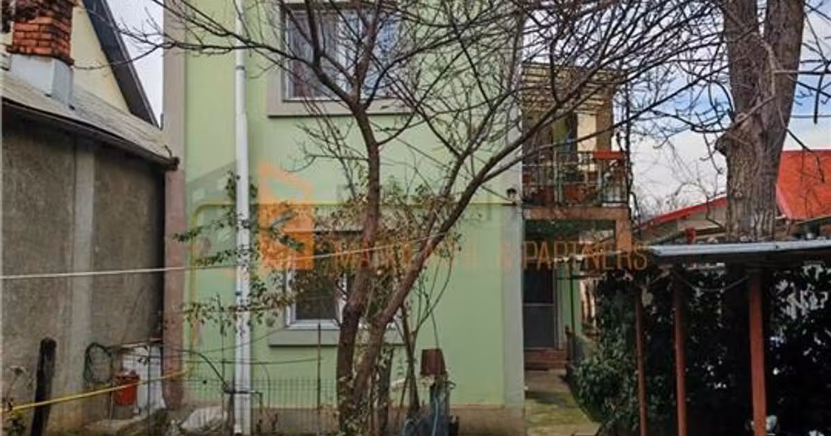 Casă individuală de vânzare cu 5 camere, mobilată în zona 1 Decembrie, Buzău