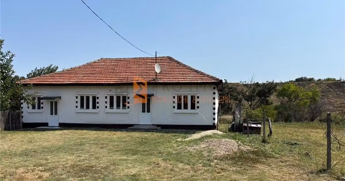 Casă individuală de vânzare cu 3 camere în Poșta Câlnău