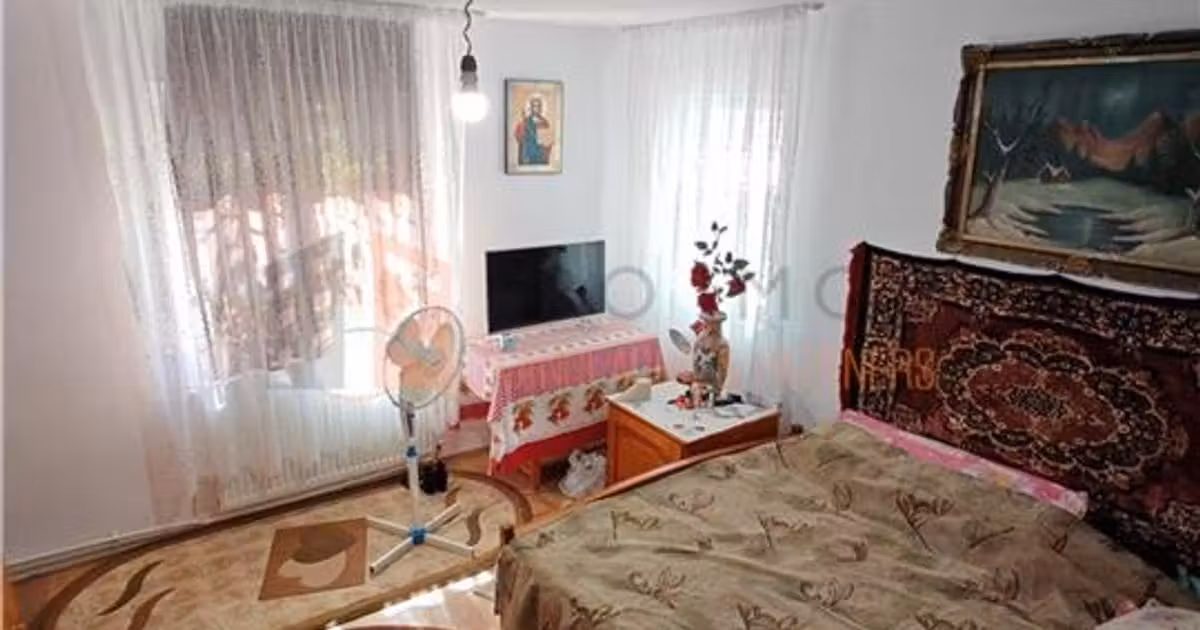 Casă individuală de vânzare cu 3 camere, mobilată în Movila Banului