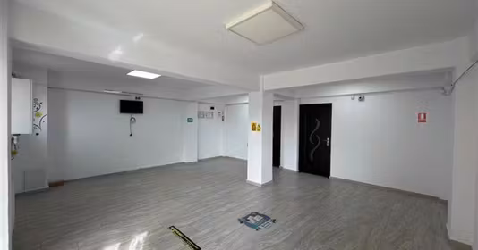 Spațiu comercial Vișani