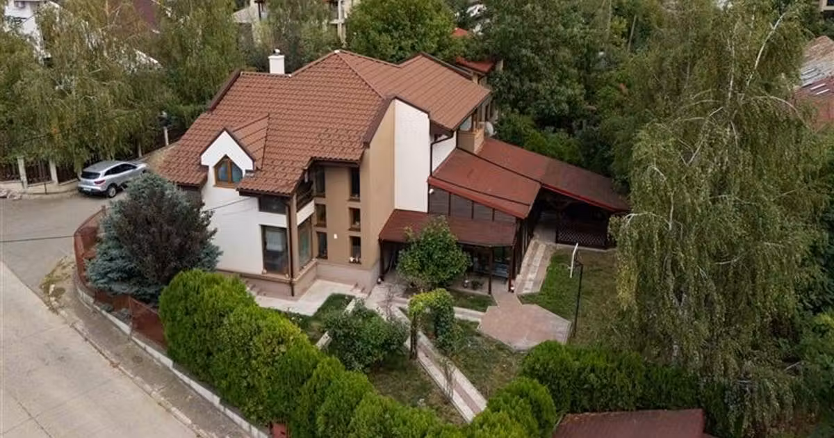 Casă individuală de vânzare cu 5 camere în zona Bucium, Iași