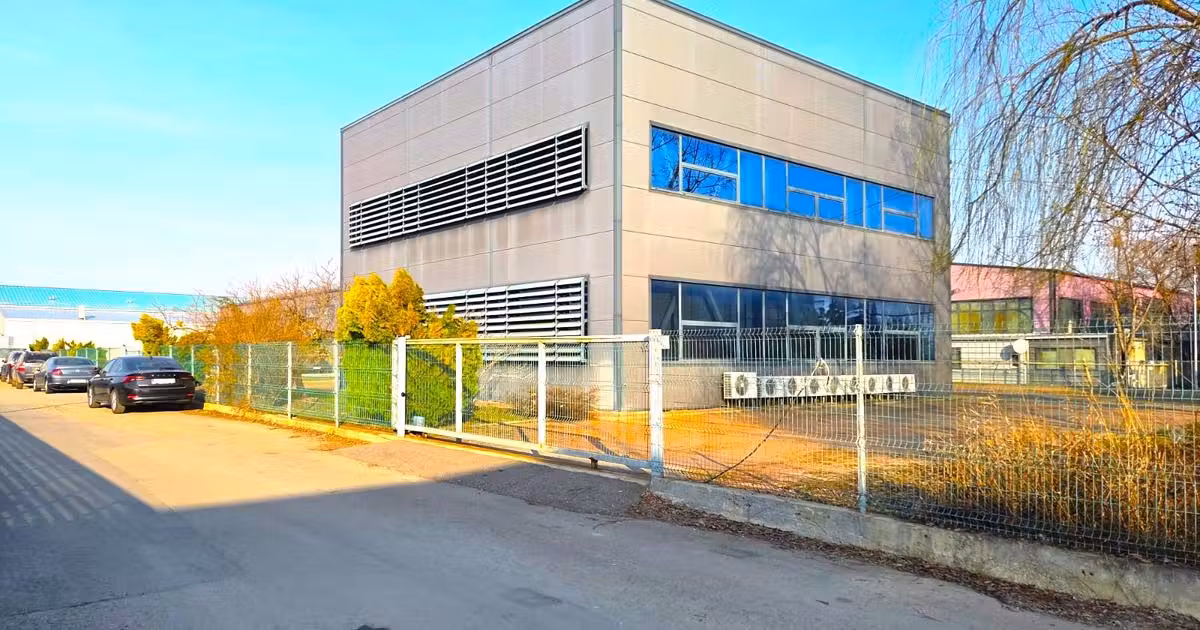 Spațiu industrial de vânzare 1716 mp în Otopeni