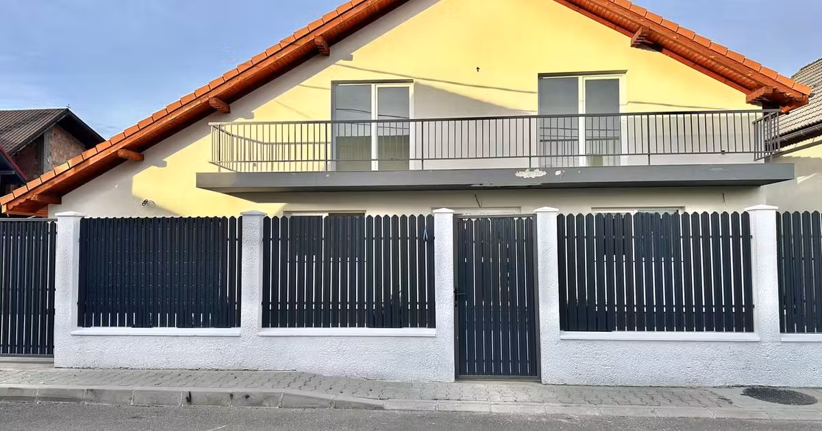 Casă individuală de vânzare cu 5 camere în Hălchiu