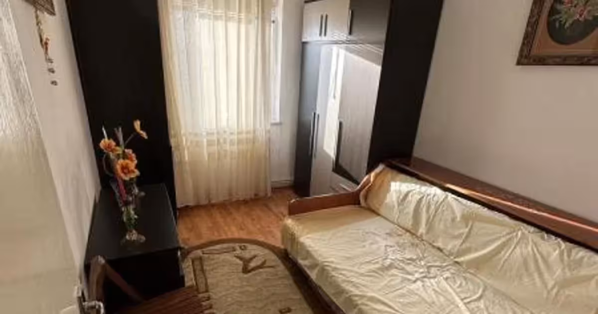 Apartament de vânzare cu 3 camere în zona Casa de Cultură, Constanța
