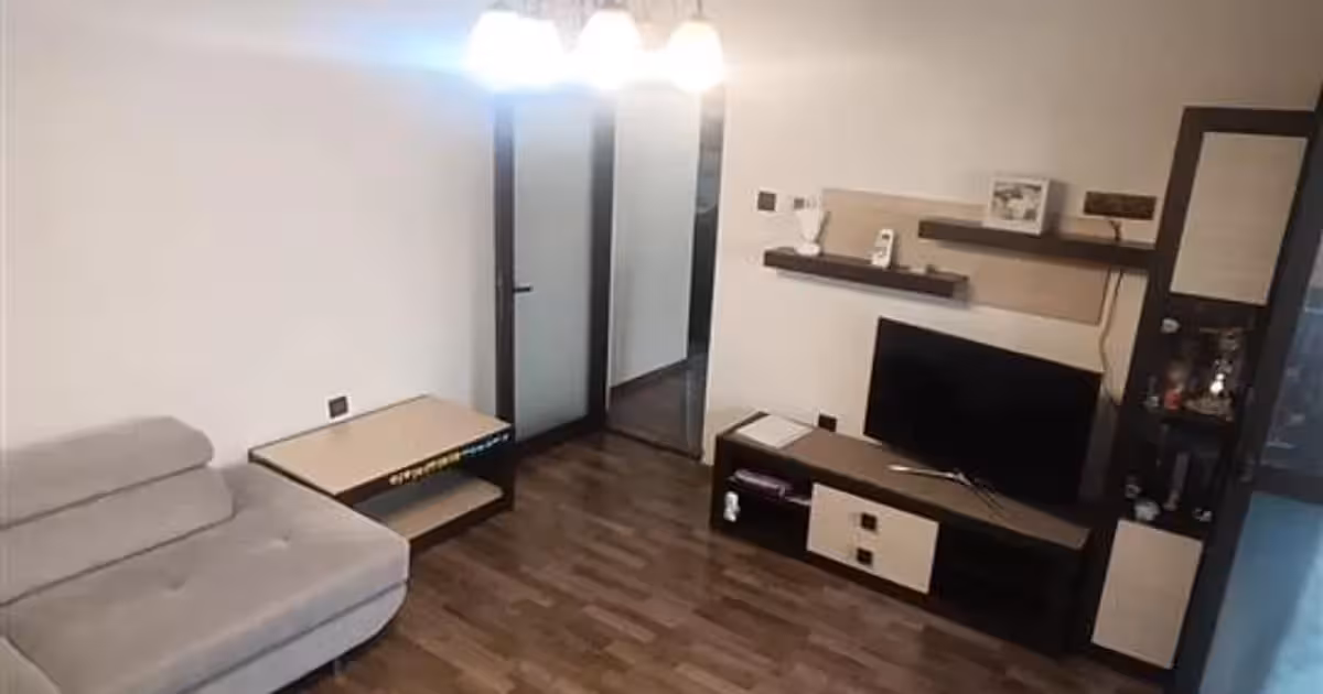 Apartament de vânzare cu 3 camere în zona Gării, Brăila