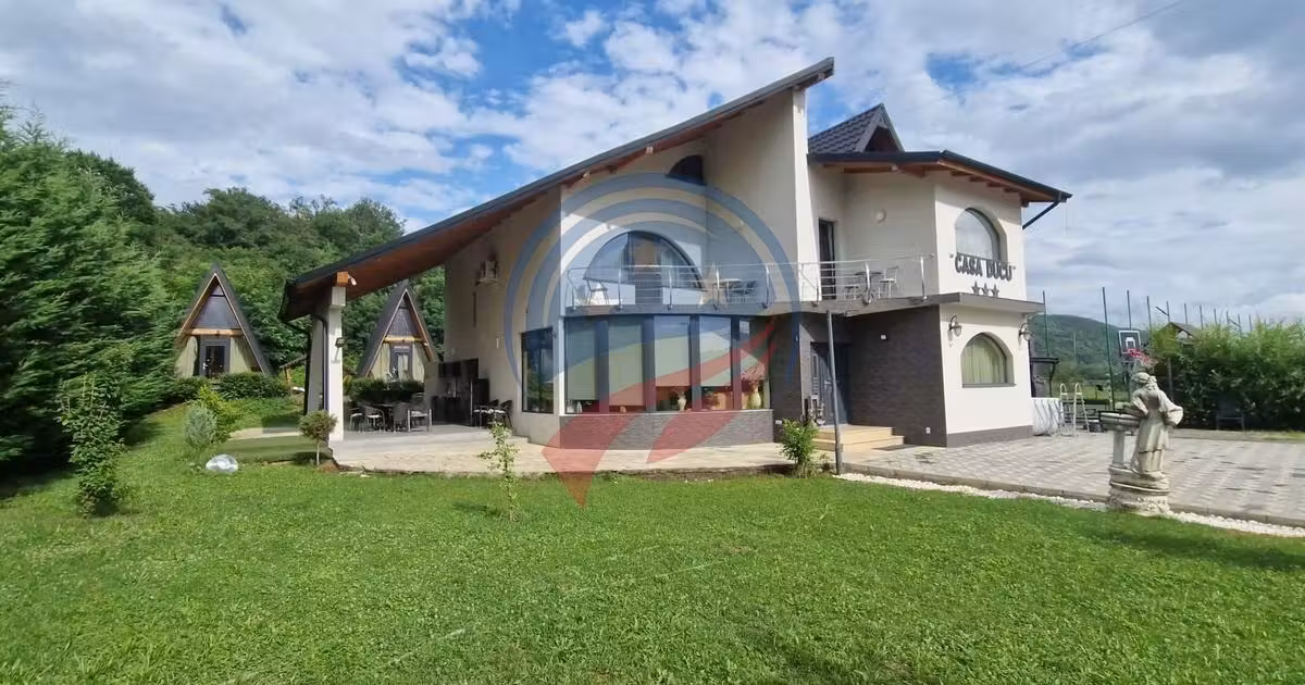 Casă individuală de vânzare cu 8 camere, mobilată în Călimănești