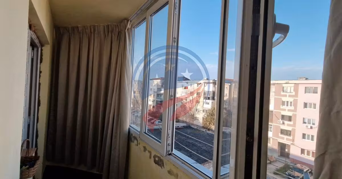 Apartament de vânzare cu 3 camere în Filiași