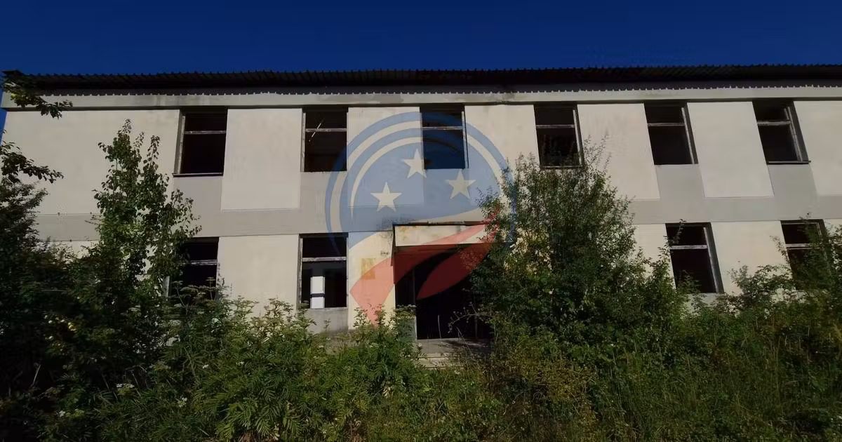 Spațiu comercial de vânzare de 721 mp, în Filiași
