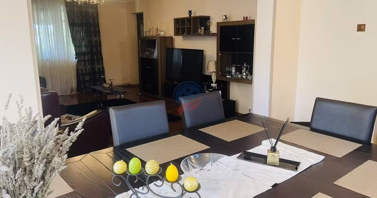 Casă individuală de vânzare cu 5 camere în Șimnicu de Sus