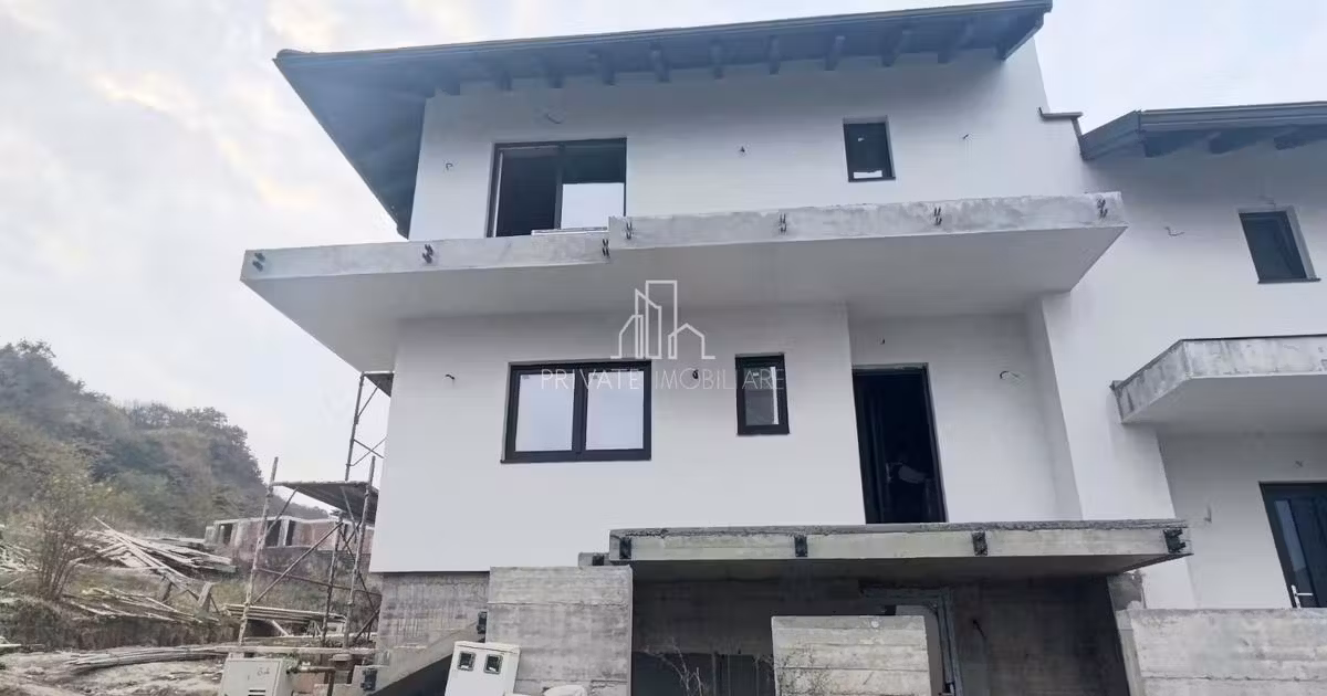 Casă individuală de vânzare cu 4 camere în Sâncraiu de Mureș
