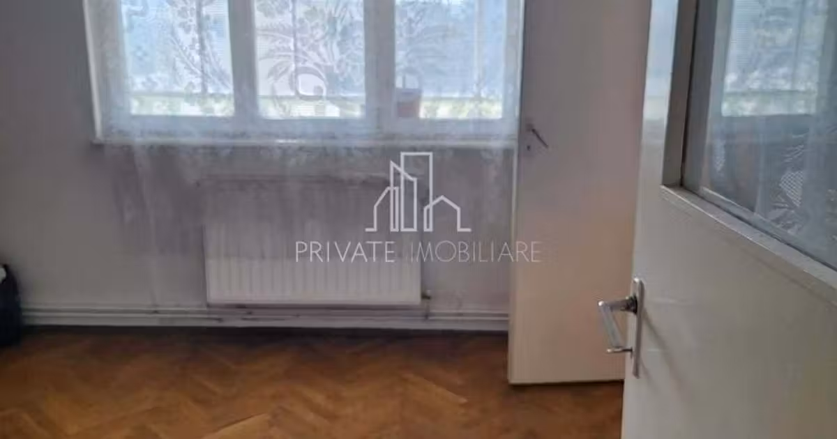 Apartament de vânzare cu 3 camere în zona Dâmbu Pietros, Târgu Mureș