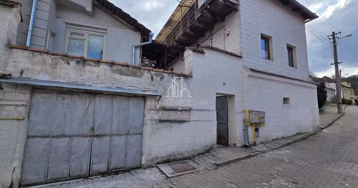Casă individuală de vânzare cu 13 camere în Sighișoara