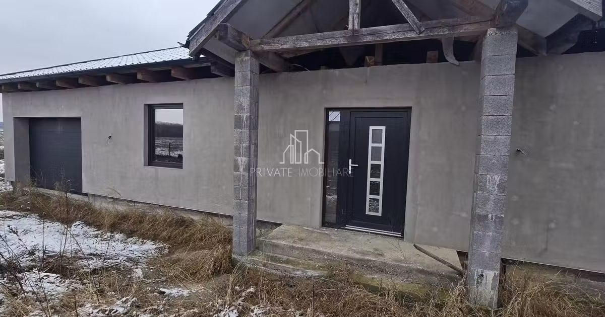 Casă individuală de vânzare cu 4 camere în Solovăstru