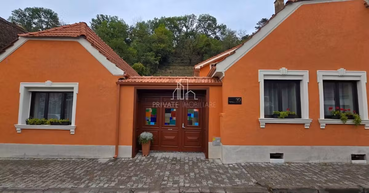 Casă individuală de vânzare cu 6 camere în Sighișoara