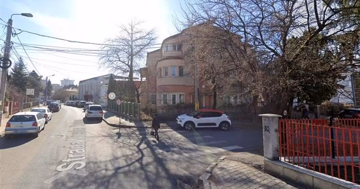 Apartament de vânzare cu 3 camere în zona Ultracentral, Bacău