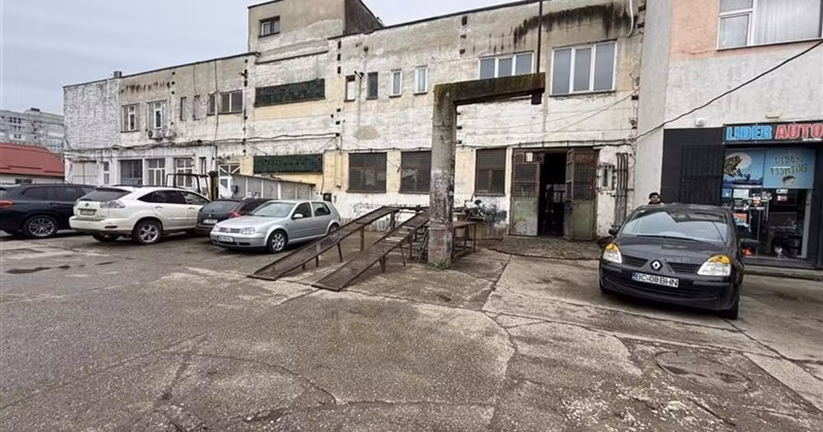 Spațiu industrial de vânzare de 220 mp, în zona Ștefan cel Mare, Bacău